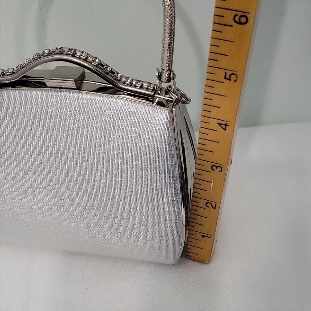 Women Elegant Silver Color Clutch - Picture 10 of 12